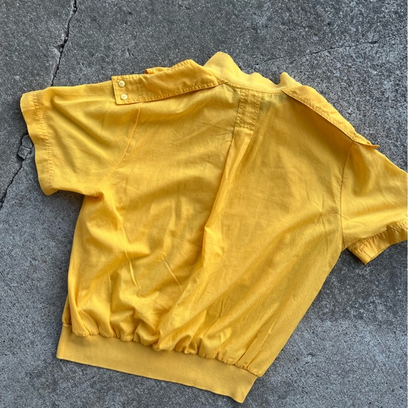 Vintage yellow button up tee - Picture 2 of 3